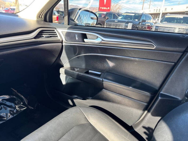 2017 Ford Fusion Energi SE Luxury