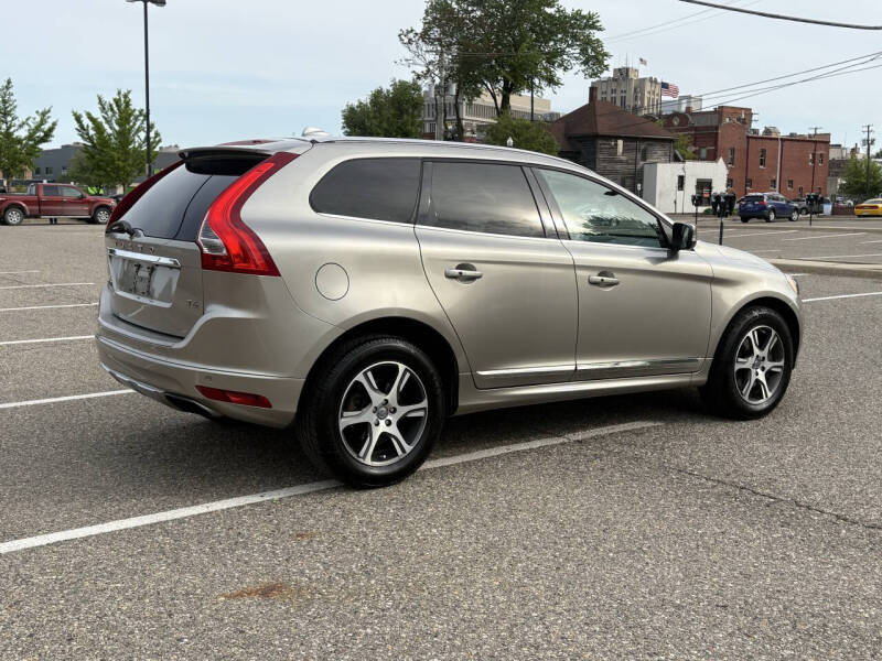 2015 Volvo XC60 T6 Drive-E Platinum
