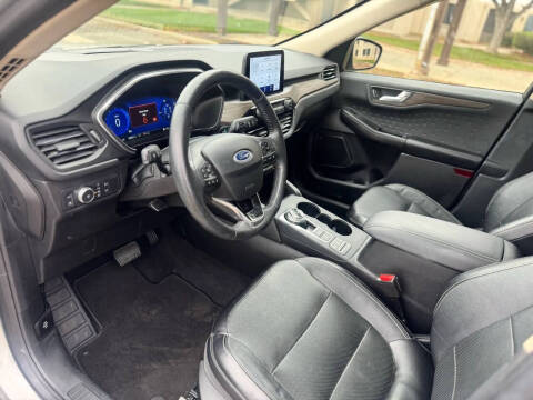 2020 Ford Escape Hybrid Titanium