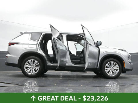 2025 Mitsubishi Outlander ES