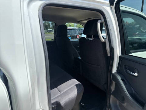 2022 Nissan Frontier SV