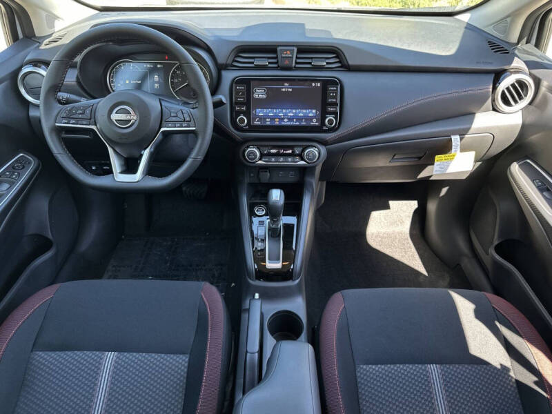 2025 Nissan Versa SR