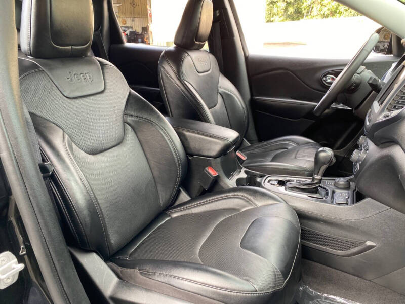 2023 Jeep Cherokee Altitude Lux