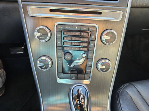 2016 Volvo XC60 T5 Drive-E Premier