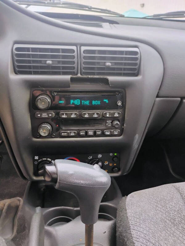 2004 Chevrolet Cavalier LS