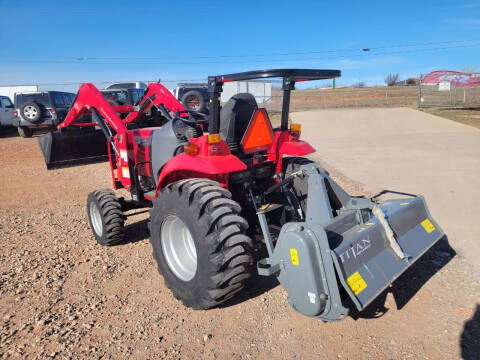 2025 Mahindra 1635 Shuttle