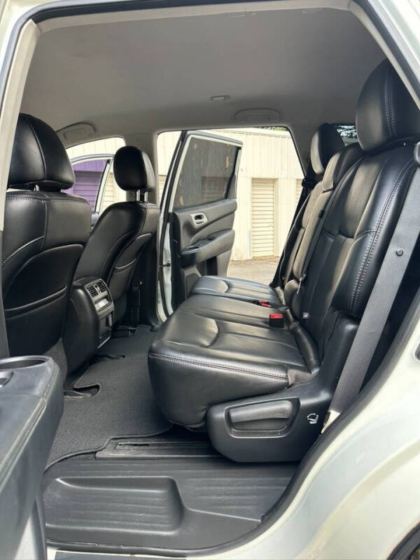 2017 Nissan Pathfinder Platinum