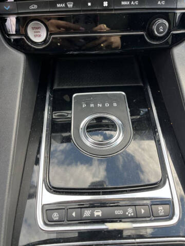 2019 Jaguar F-PACE 25t Premium