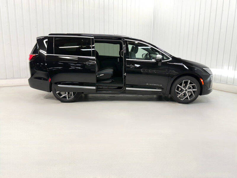2027 Chrysler Pacifica Pinnacle