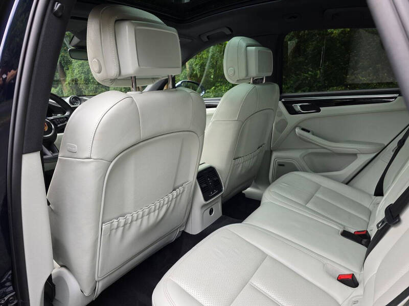 2023 Porsche Macan