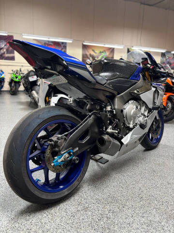 2015 Yamaha YZF-R1