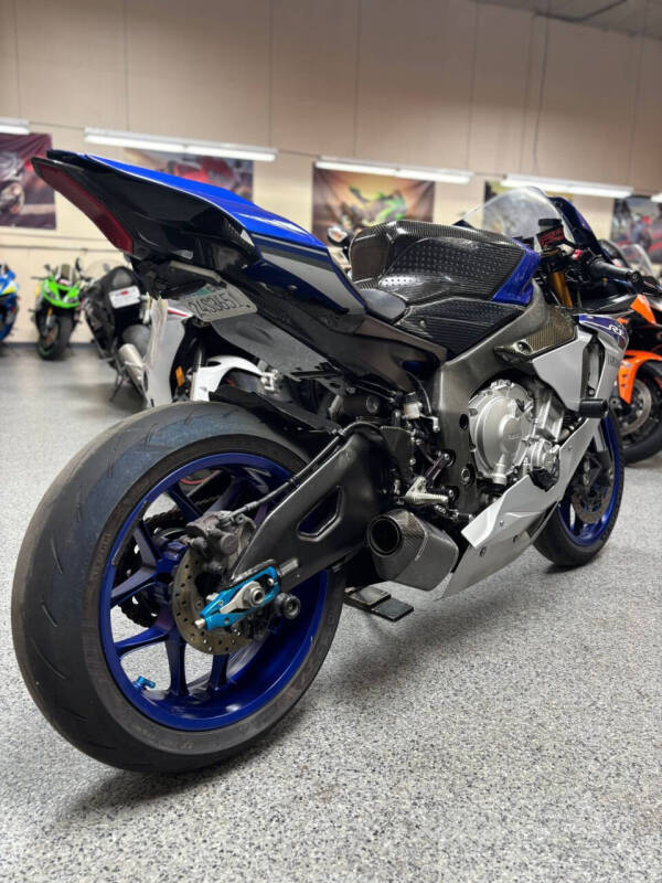 2015 Yamaha YZF-R1