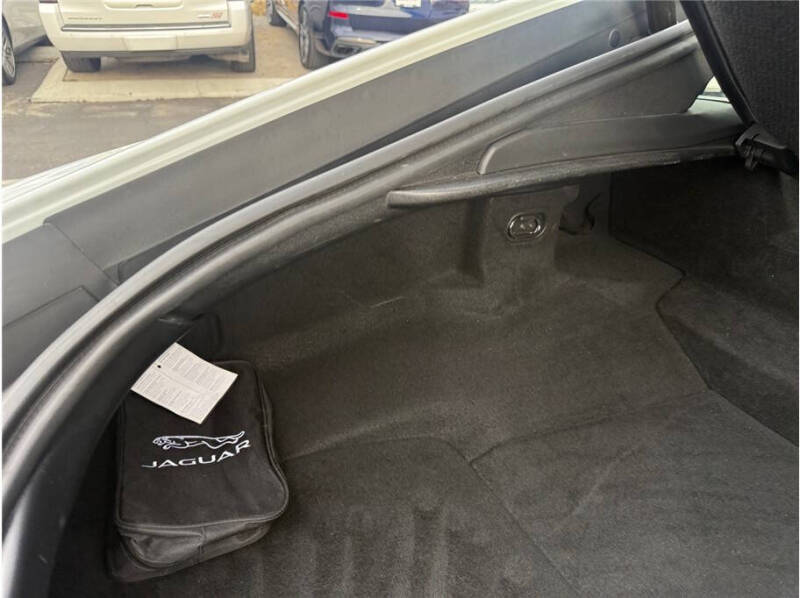 2020 Jaguar F-TYPE R