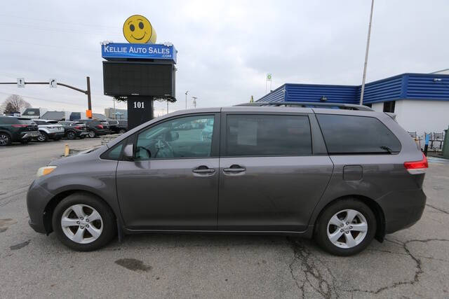 2011 Toyota Sienna LE 8-Passenger