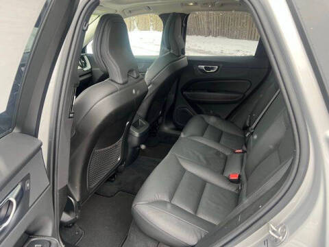 2025 Volvo XC60 B5 Plus Dark Theme