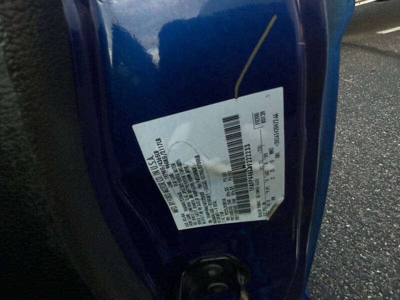 2004 Ford Mustang Deluxe