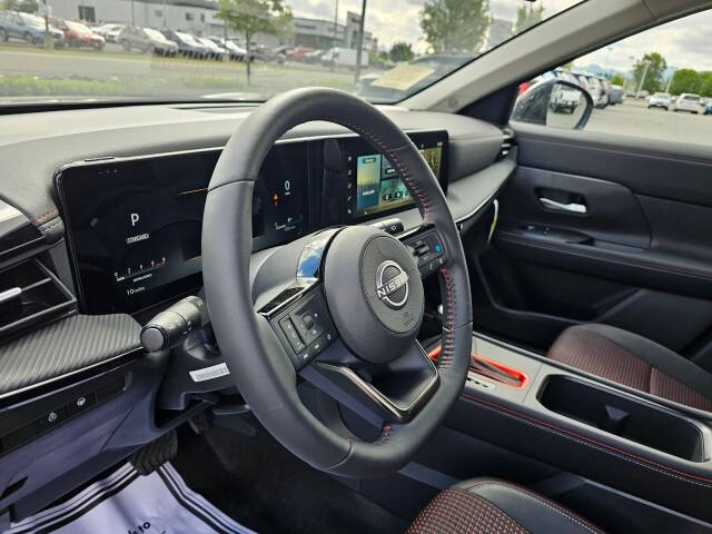 2025 Nissan Kicks SR