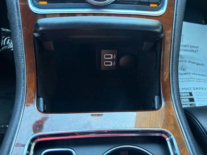 2017 Lincoln Continental Select