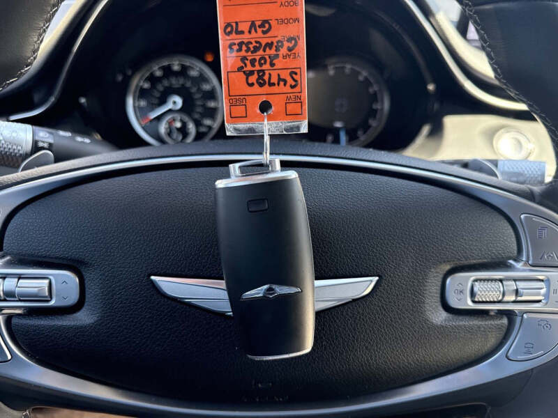 2025 Genesis GV70 2.5T Standard