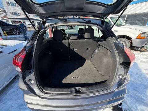 2022 Nissan Kicks SV