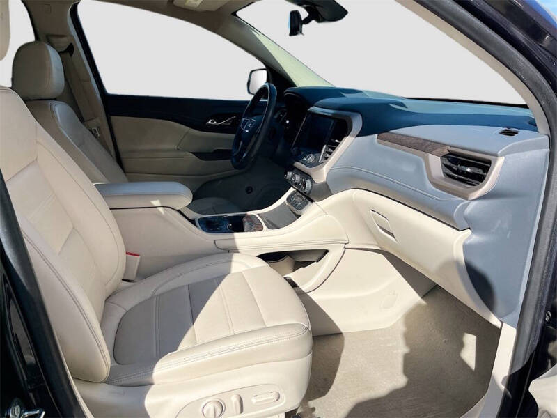 2022 GMC Acadia Denali