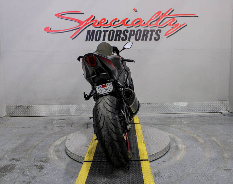 2017 Suzuki GSX-R1000