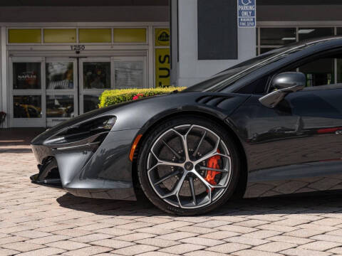2025 McLaren Artura