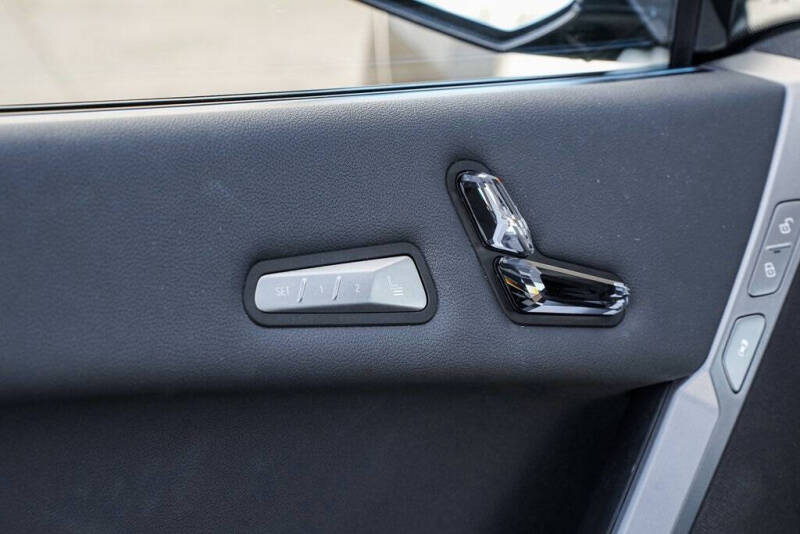 2025 BMW iX xDrive50