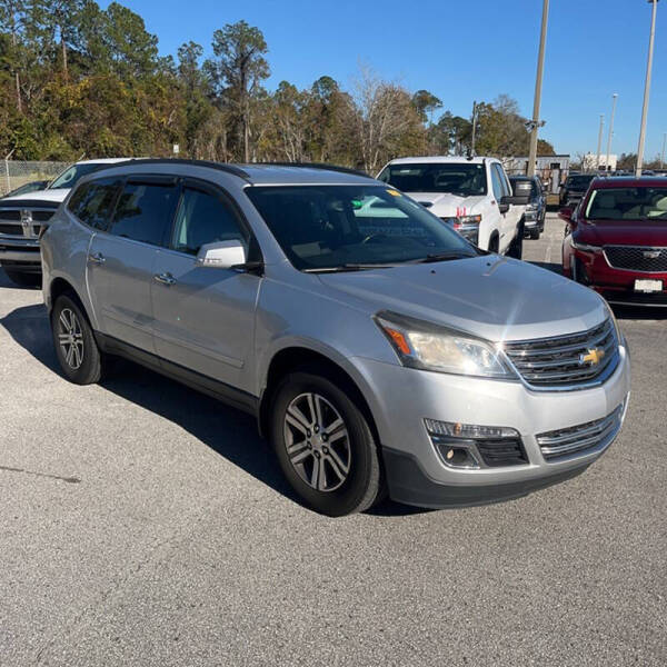 2017 Chevrolet Traverse 2LT photo 6