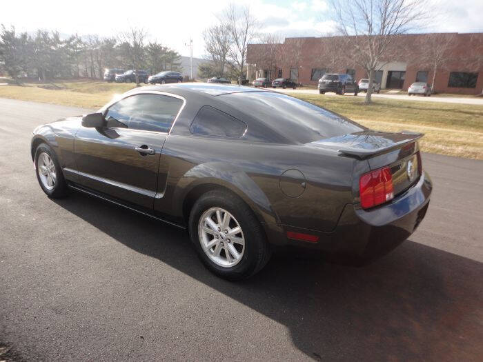 2007 Ford Mustang V6 Deluxe
