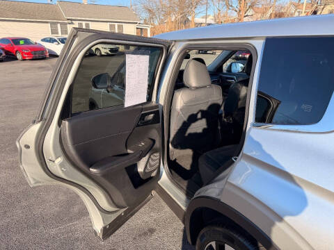 2024 Mitsubishi Outlander SE