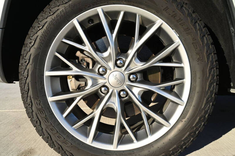 2022 Jeep Grand Cherokee Summit