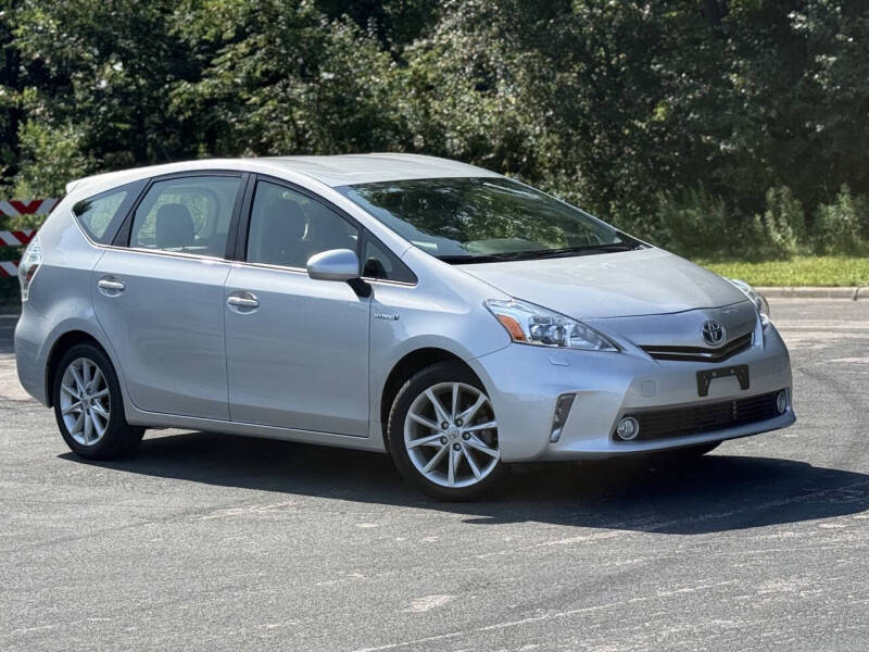 2012 Toyota Prius v Two