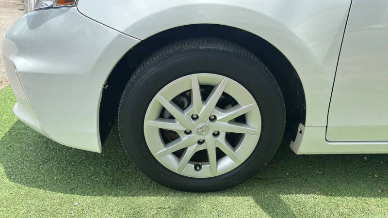 2012 Toyota Prius v