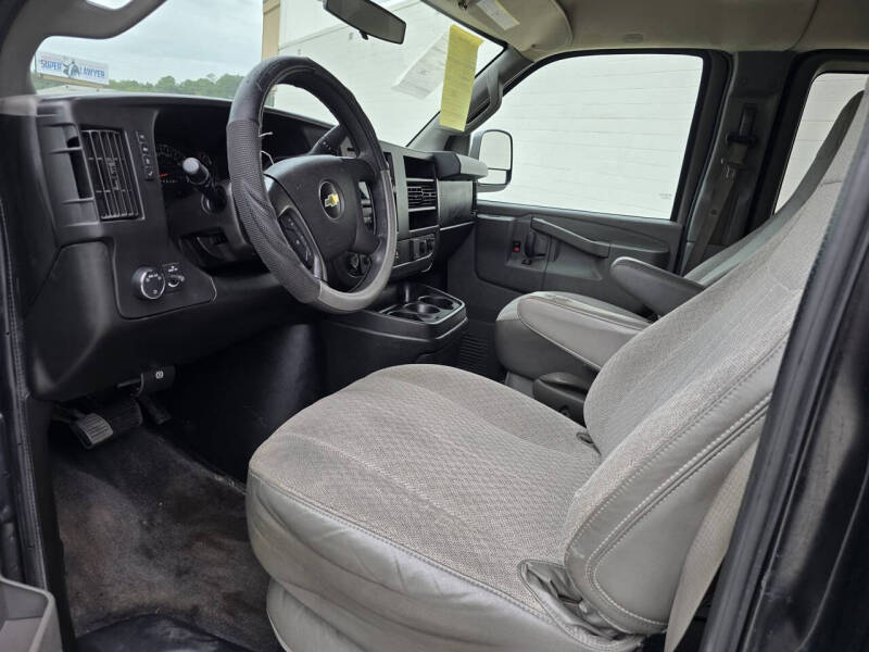 2016 Chevrolet Express Passenger LS photo 11