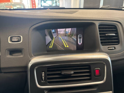 2018 Volvo V60 Cross Country T5 Platinum