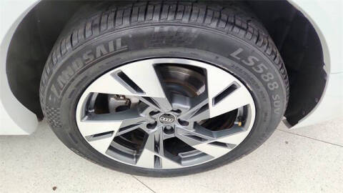 2022 Audi e-tron quattro Premium