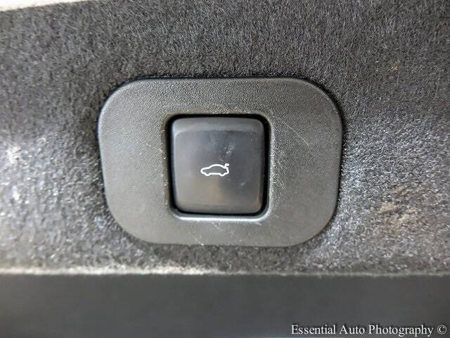 2017 Lincoln Continental Select