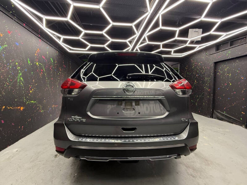 2017 Nissan Rogue SL