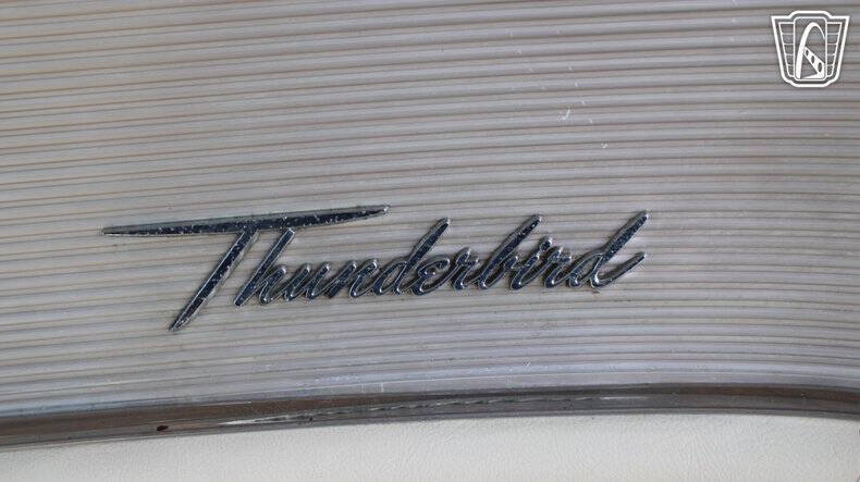 1962 Ford Thunderbird