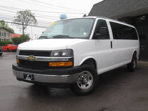 2025 Chevrolet Express LT 3500