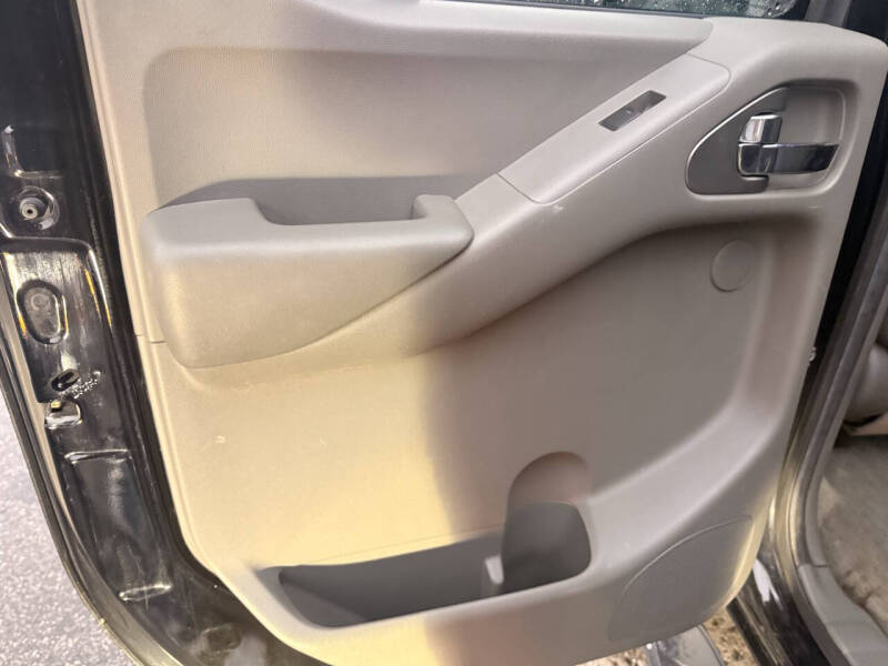 2012 Nissan Frontier SL