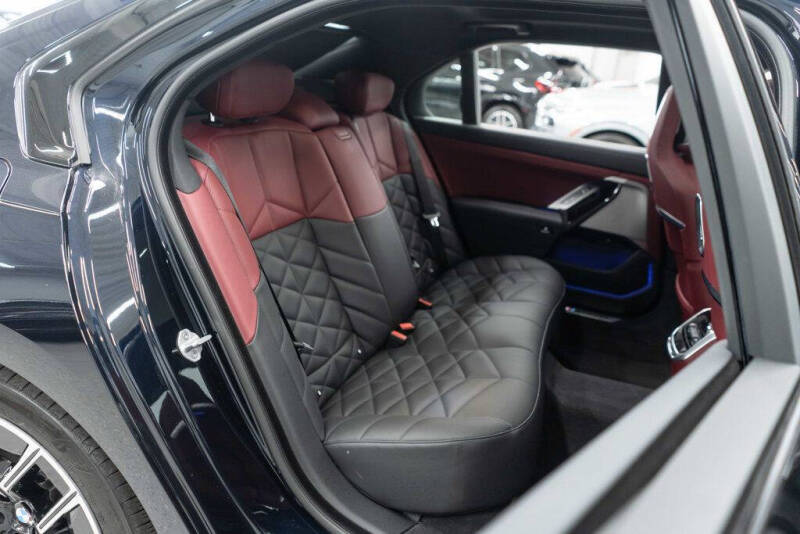 2025 BMW 7 Series 740i xDrive