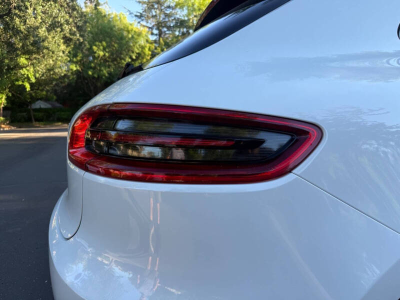 2018 Porsche Macan S