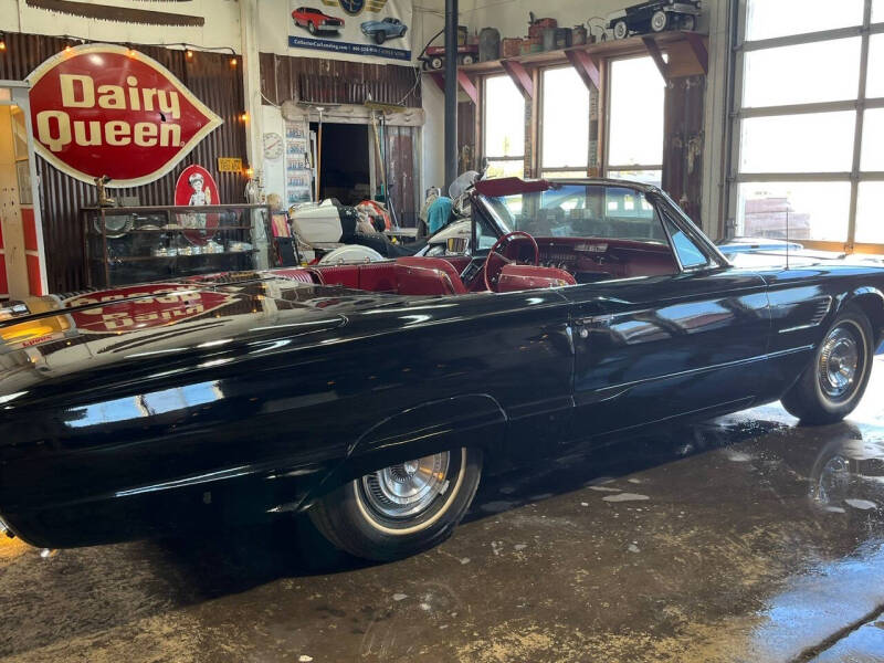 1965 Ford Thunderbird