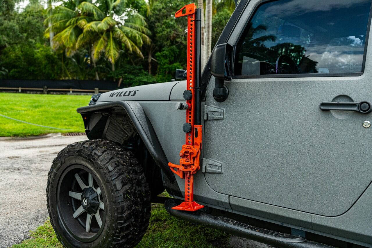 2015 JEEP Wrangler SUV / Crossover - $29,999