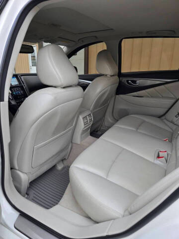 2015 Infiniti Q50 Premium