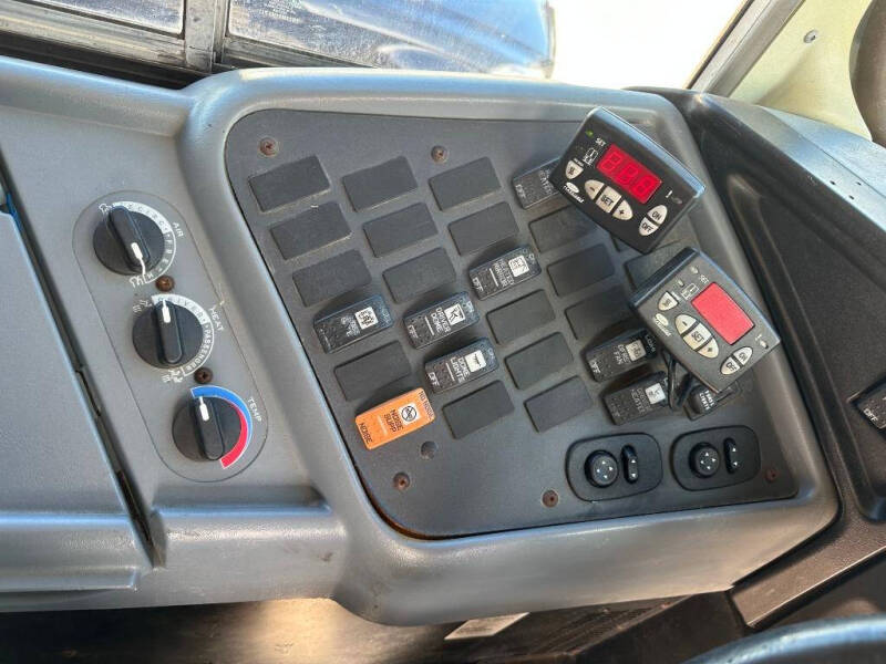 2009 IC Bus CE Series