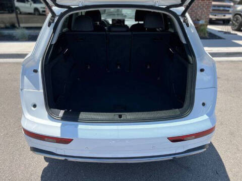 2023 Audi Q5 quattro Premium 40 TFSI