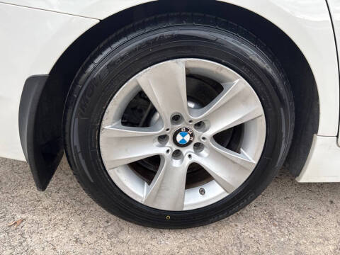 2011 BMW 5 Series 528i